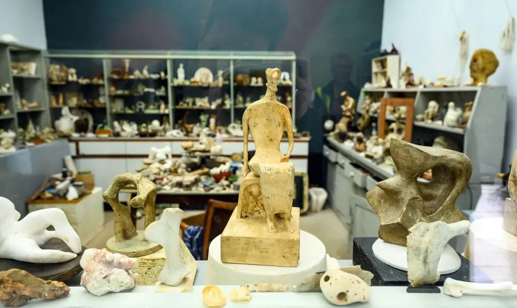 The Bourne Maquette Studio showing some of Moore’s vast collection of natural forms such as flints, rocks, shells, bones, along with some of the maquettes of varying sizes he created before making his some of his colossal sculptures. © Jerry Young
