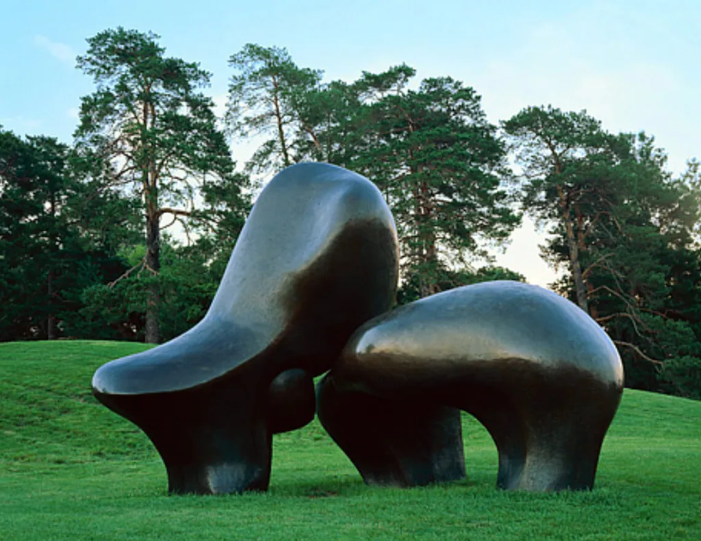 ‘Sheep Piece’, one of four bronze casts, 1971-72, Nelson-Atkins Museum, Kansas, USA. Image via Creative Commons